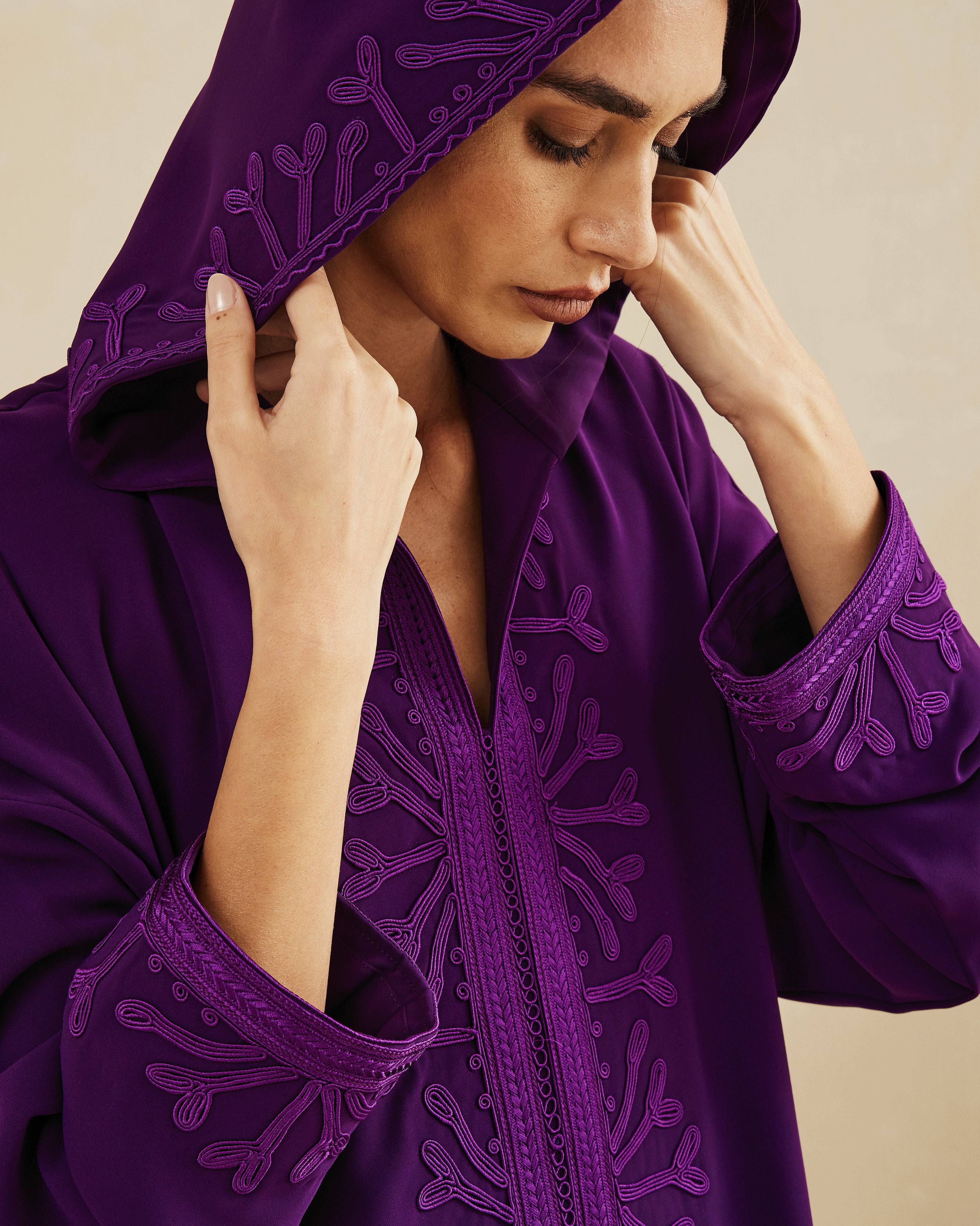 DARK PURPLE MOROCCAN EMBROIDERY HOODIE – caftansofficial